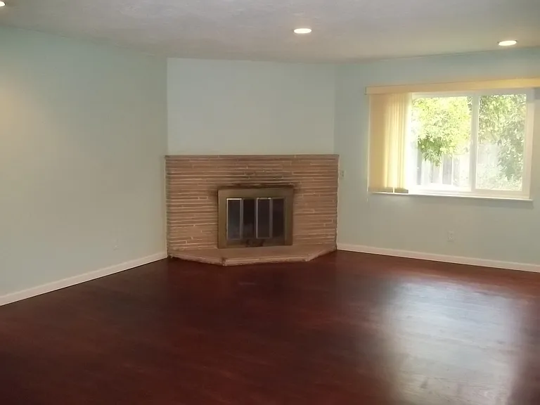 258 W San Madele Ave — Photo 5