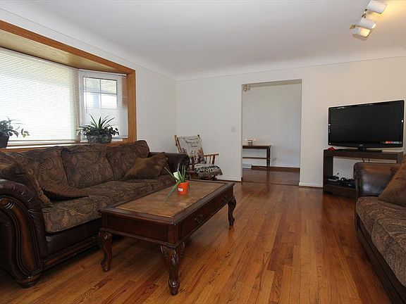 2nd image of 5769 Glow Ct