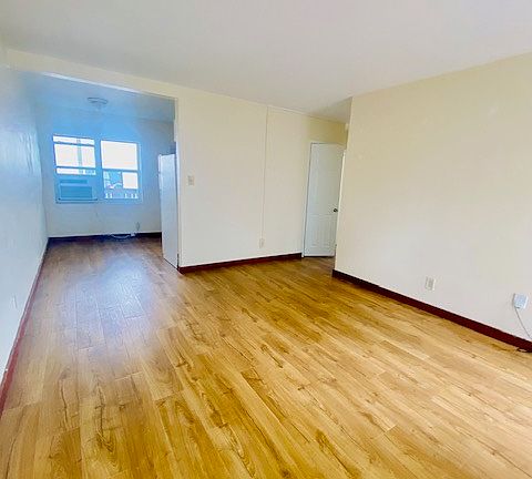 2nd image of 1721 Josephine St #1