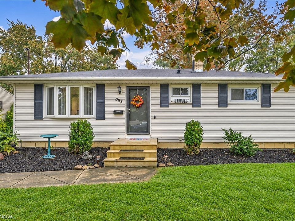 1st image of 653 Lucille Dr