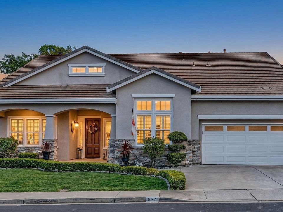 1st image of 974 Rosehedge Ct