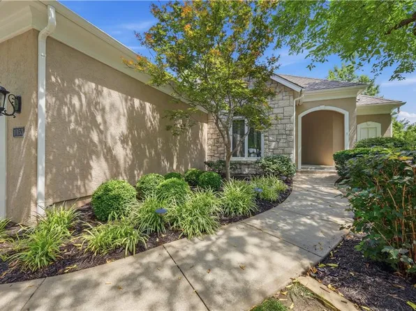 10153 S Shadow Cir, Olathe, KS 66061