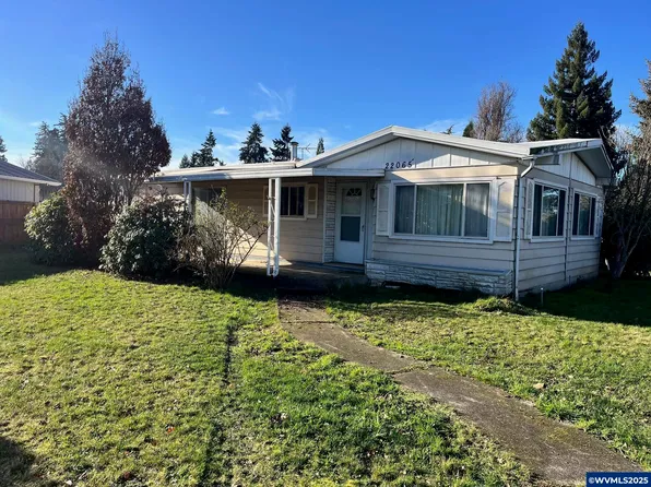 22065 Camellia Ave NE, Aurora, OR 97002