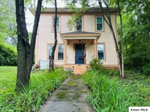 301 E Wiggin St, Gambier, OH 43022