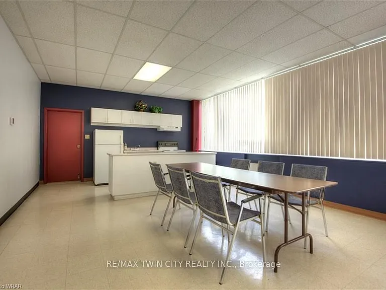 3227 King St E #503 — Photo 36