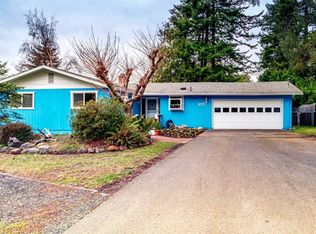 1175 Division St NE, Bandon, OR 97411