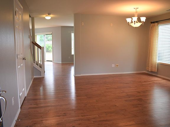 Spacious living room