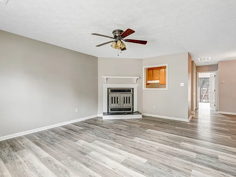 105 Beacon Way — Photo 5
