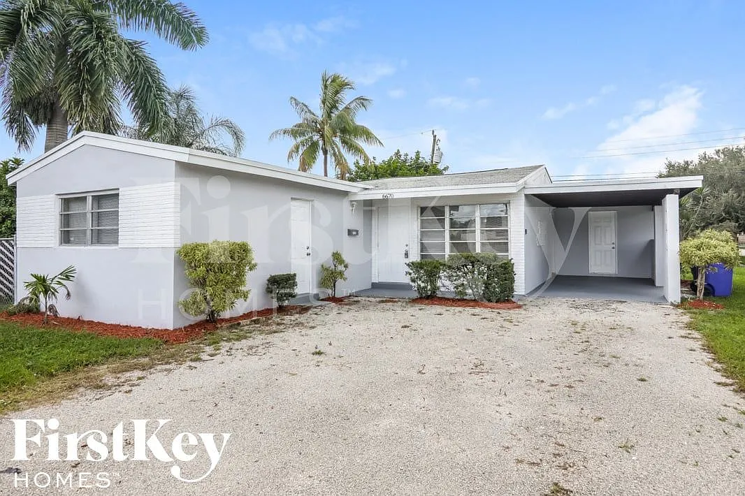 3 bed, 2.0 bath, 1189 sqft, $2,930 — Photo 1