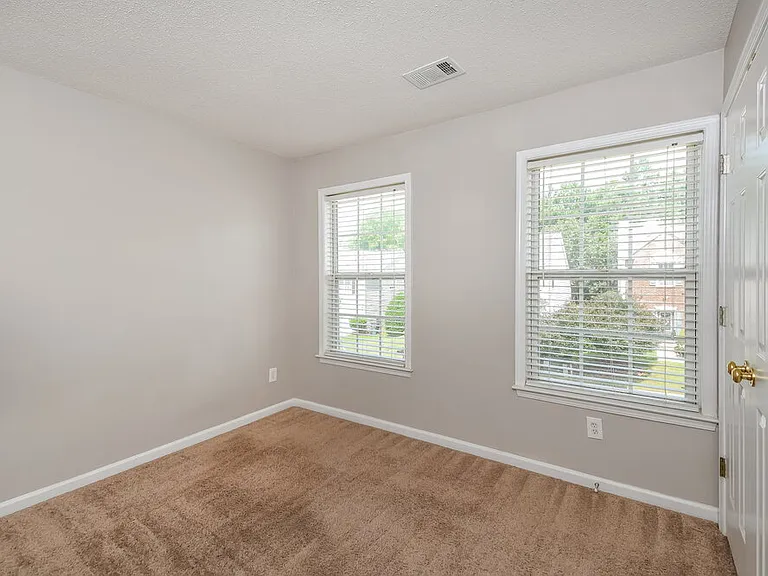 3740 Ridgefair Dr — Photo 15
