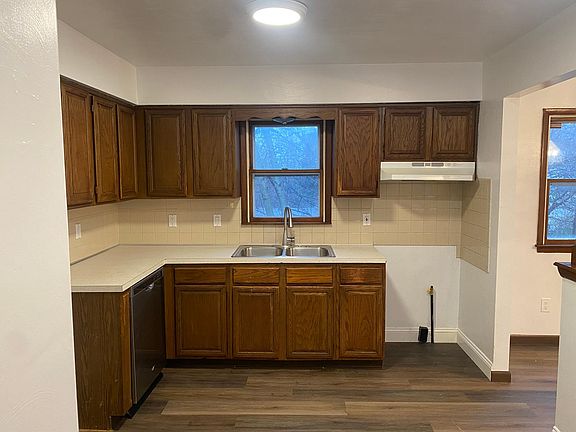 5th image of 661 Manchester Ave