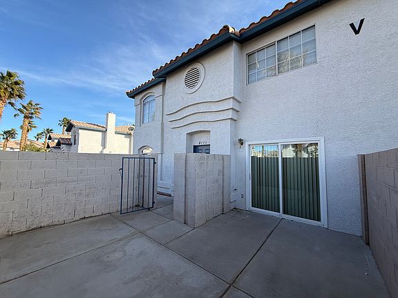 3rd image of 8133 Autumn Star Ave