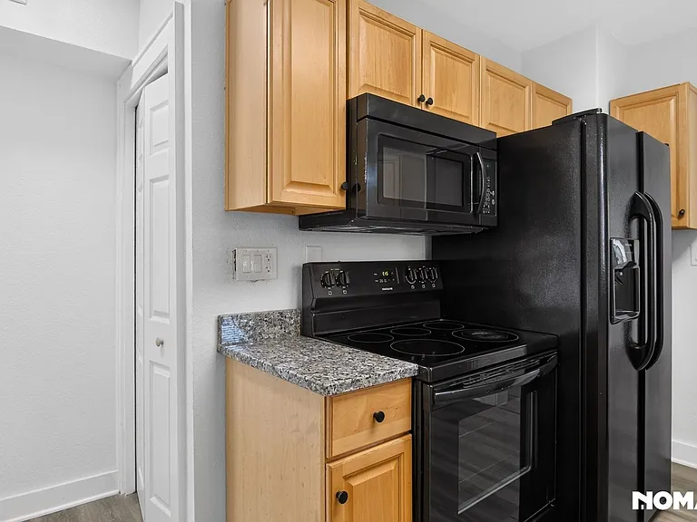 8 Charles St #A — Photo 4