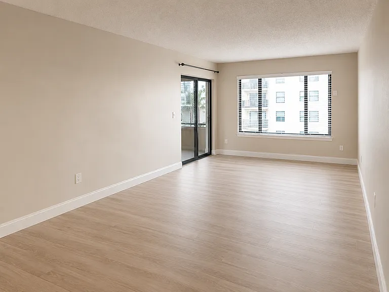 4600 Ocean Beach Blvd #202 — Photo 5