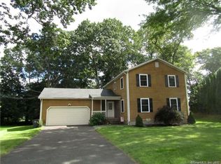 21 Harvest Ln, Milford, CT 06461