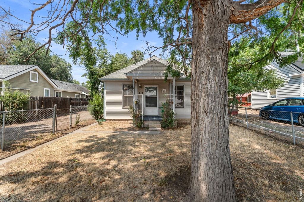 212 E Lincoln Ave