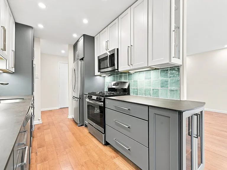 1640 Oakwood Dr #W305 — Photo 4
