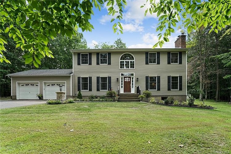 1st image of 23 Greenwood Ct