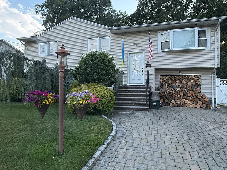 20 Cole Ct — Photo 1