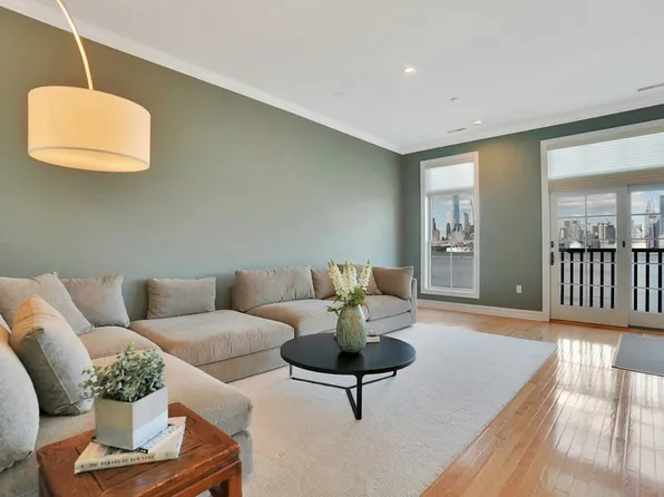 3 Regency Place image 3 of 17