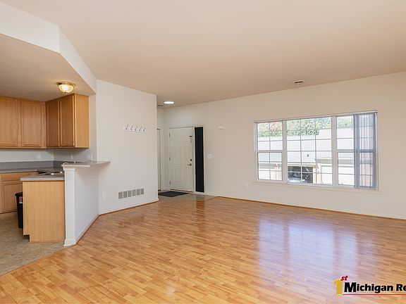3rd image of 2084 Cloverly Ln