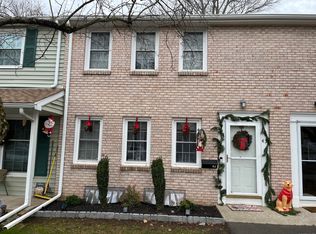 43 Jackson Dr #43, Milford, CT 06460