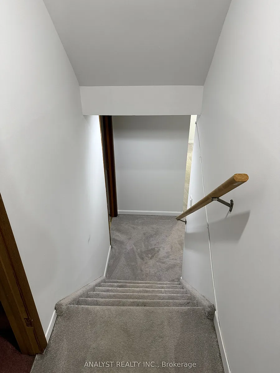 Building Photo - 74 Prouse Dr #BASEMENT