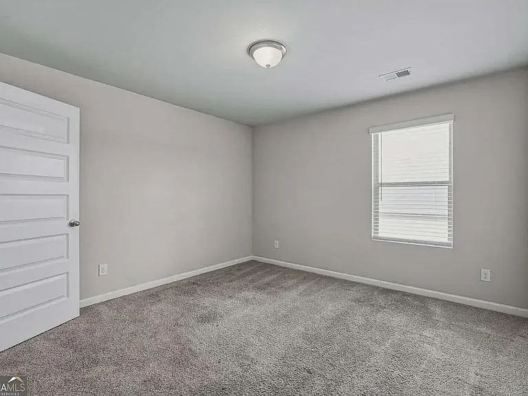 933 Nandina Ln — Photo 11