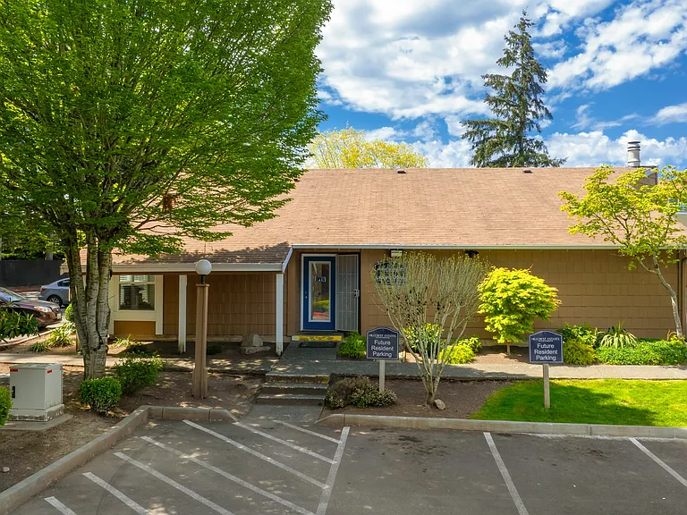 Hillcrest Estates — Photo 38