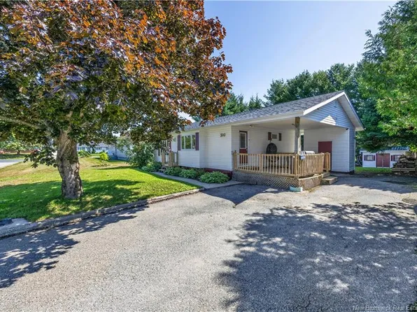 380 Sunset Ave, Miramichi, NB E1V 1A4