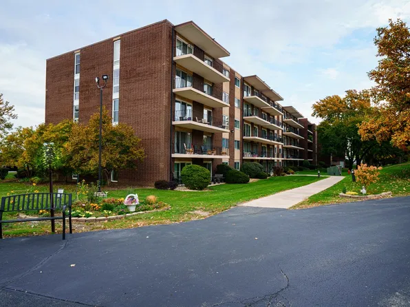 5300 Walnut Ave APT 13A, Downers Grove, IL 60515