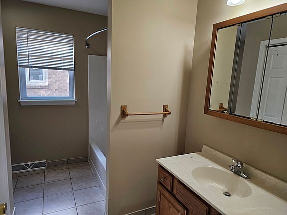 4th image of 273 Hansen Ave APT 1