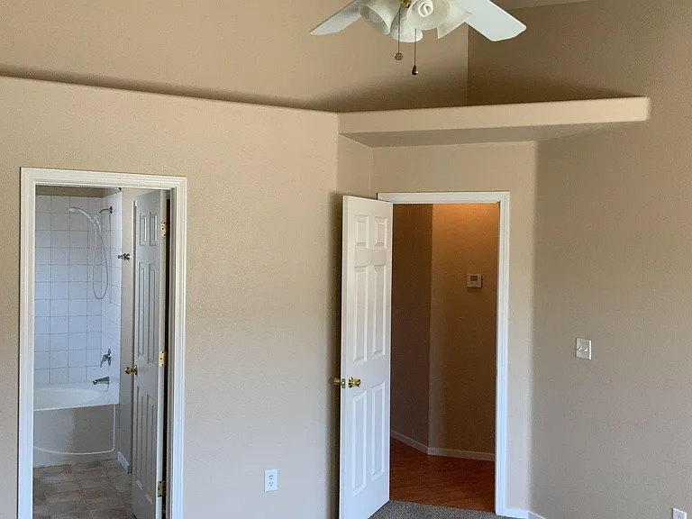 979 Short Cut Ln — Photo 8