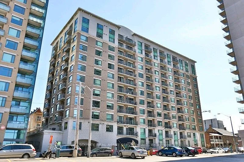 3 bed, $2,500 — Photo 1