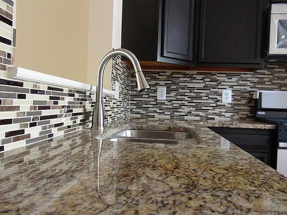 5th image of 306 Park Cove Dr