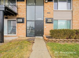 1498 Nancywood Dr #8, Waterford, MI 48327