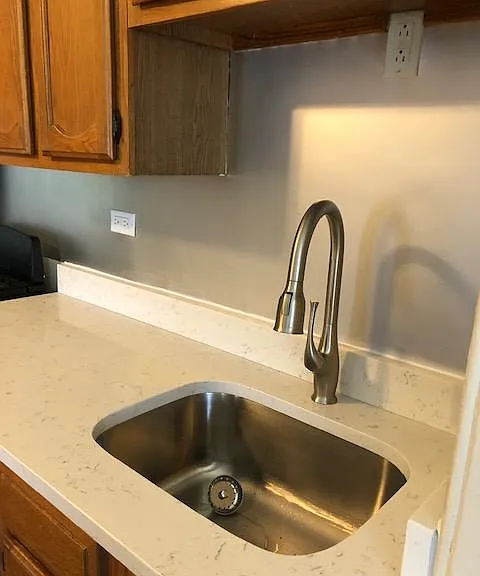 New sink, hardware and quartz countertop