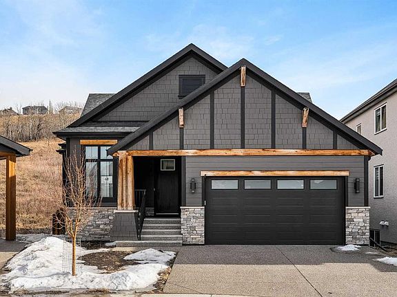 2nd image of 68 SW Cranbrook Cpe SE