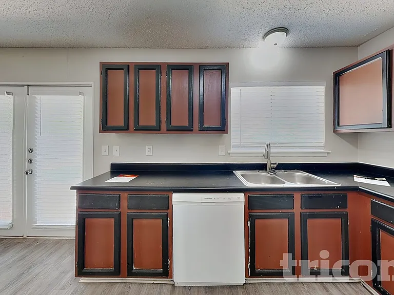 5815 Brambletree St — Photo 5