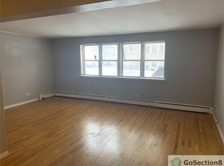 7801 S South Shore Dr #102, Chicago, IL 60649
