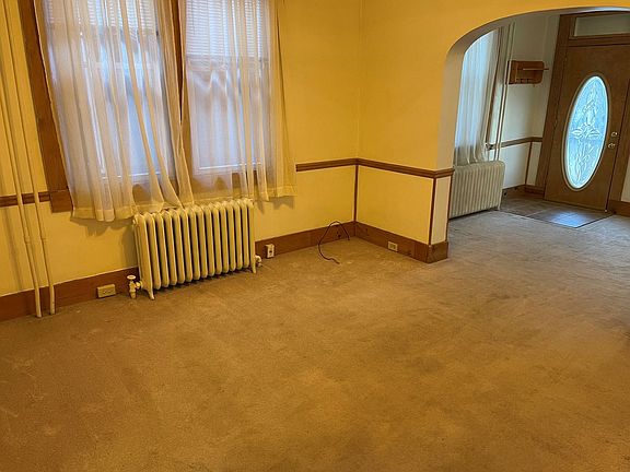 4th image of 609-611 Lincoln St #609