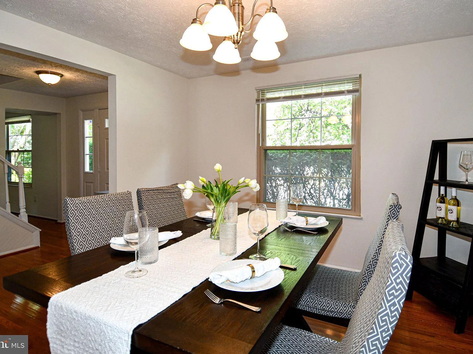 3 bed, 2.5 bath, 1664 sqft, $3,499 — Photo 2