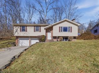 7 Summer Ln, Knowlton Twp., NJ 07832