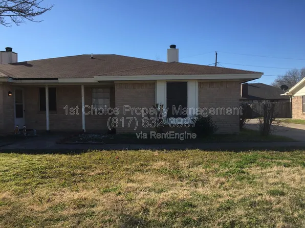 7704 Jennifer Ln, Fort Worth, TX 76182