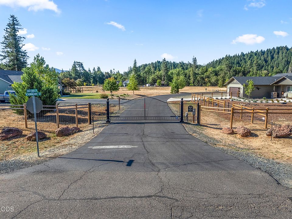 597 E Forks Cir #21, Cave Junction, OR 97523 | MLS #220228940 | Zillow