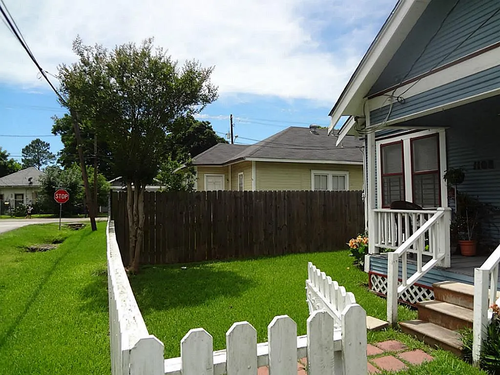 2 bed, 1.0 bath, 760 sqft, $1,525 — Photo 3