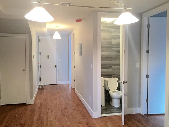 4th image of 590 Marcy Ave #3