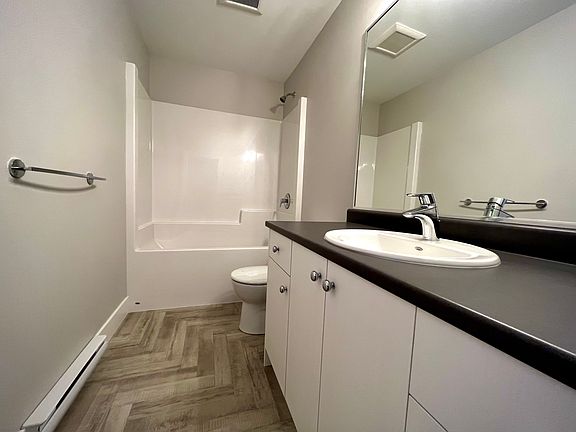 5th image of 2883 Constellation Ave