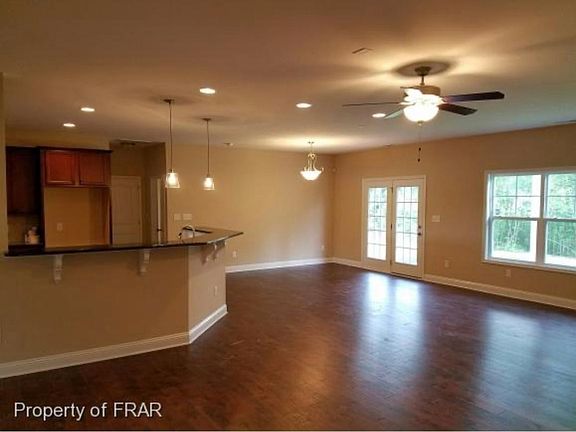 5th image of 176 Stonebriar Ave