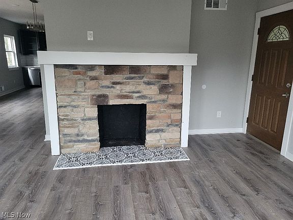 3rd image of 3424 Beechwood Ave